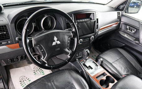 Mitsubishi Pajero IV, 2008 год, 1 739 000 рублей, 9 фотография