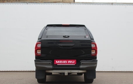 Toyota Hilux VIII, 2021 год, 4 180 000 рублей, 4 фотография