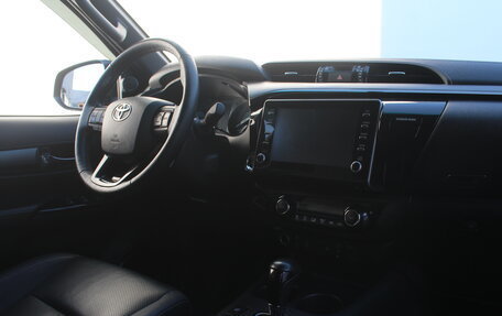 Toyota Hilux VIII, 2021 год, 4 180 000 рублей, 13 фотография