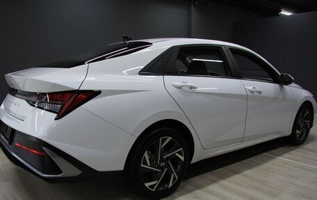 Hyundai Elantra, 2023 год, 2 299 000 рублей, 2 фотография