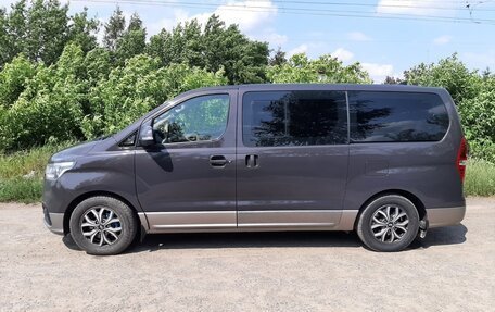 Hyundai H-1 II рестайлинг, 2020 год, 2 700 000 рублей, 2 фотография