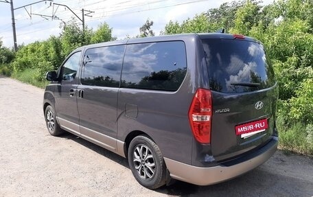 Hyundai H-1 II рестайлинг, 2020 год, 2 700 000 рублей, 3 фотография