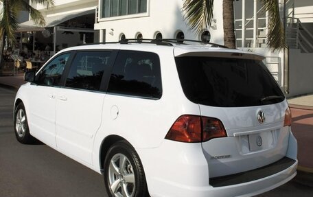 Volkswagen Routan, 2012 год, 1 750 000 рублей, 2 фотография