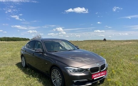 BMW 3 серия, 2012 год, 1 700 000 рублей, 4 фотография