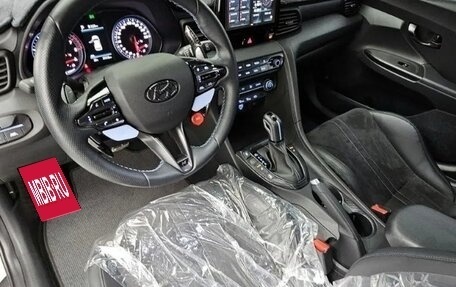 Hyundai Veloster II, 2021 год, 2 500 000 рублей, 8 фотография