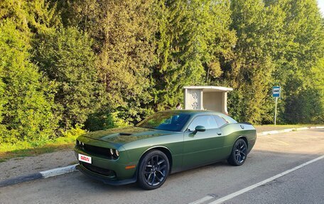 Dodge Challenger III рестайлинг 2, 2020 год, 4 200 000 рублей, 2 фотография