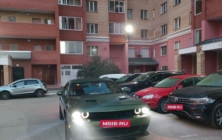 Dodge Challenger III рестайлинг 2, 2020 год, 4 200 000 рублей, 5 фотография