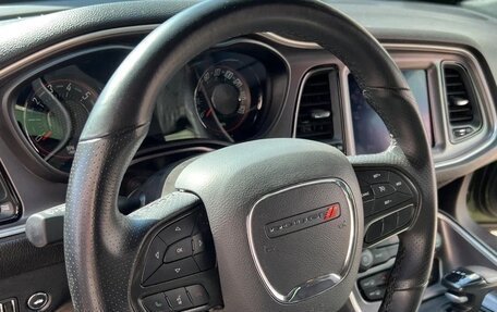 Dodge Challenger III рестайлинг 2, 2020 год, 4 200 000 рублей, 9 фотография