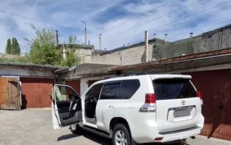 Toyota Land Cruiser Prado 150 рестайлинг 2, 2012 год, 2 500 000 рублей, 2 фотография