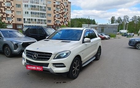 Mercedes-Benz M-Класс, 2012 год, 1 990 000 рублей, 3 фотография