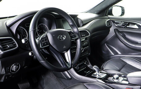 Infiniti QX30, 2017 год, 2 239 000 рублей, 14 фотография