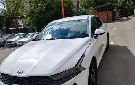 KIA K5, 2021 год, 1 590 000 рублей, 2 фотография