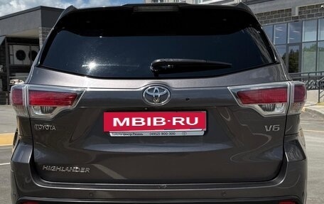 Toyota Highlander III, 2015 год, 2 515 000 рублей, 4 фотография