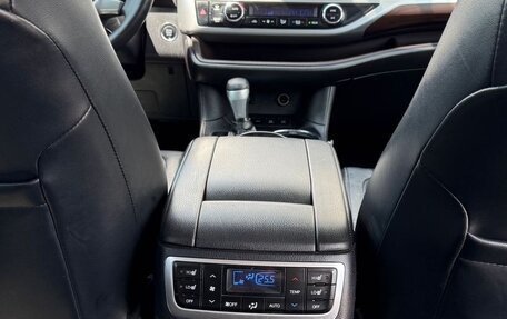 Toyota Highlander III, 2015 год, 2 515 000 рублей, 14 фотография