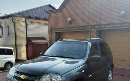 Chevrolet Niva I рестайлинг, 2012 год, 650 000 рублей, 3 фотография