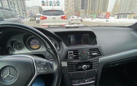 Mercedes-Benz E-Класс, 2011 год, 1 500 000 рублей, 9 фотография