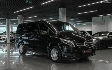 Mercedes-Benz V-Класс, 2016 год, 3 200 000 рублей, 2 фотография