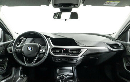 BMW 1 серия, 2019 год, 2 248 900 рублей, 13 фотография