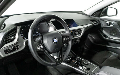 BMW 1 серия, 2019 год, 2 248 900 рублей, 11 фотография