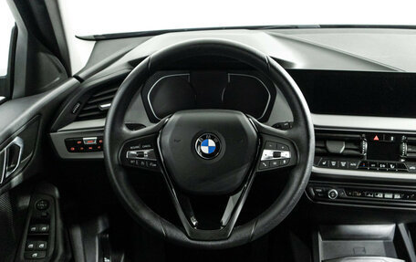 BMW 1 серия, 2019 год, 2 248 900 рублей, 21 фотография