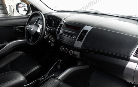 Mitsubishi Outlander III рестайлинг 3, 2011 год, 1 430 000 рублей, 13 фотография