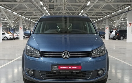 Volkswagen Touran III, 2012 год, 1 099 000 рублей, 2 фотография