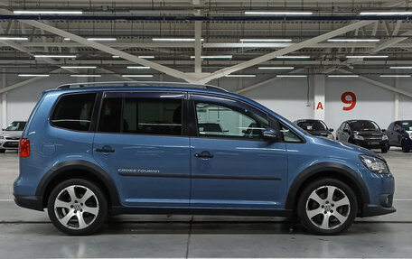 Volkswagen Touran III, 2012 год, 1 099 000 рублей, 4 фотография