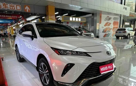 Toyota Venza, 2023 год, 2 400 000 рублей, 1 фотография