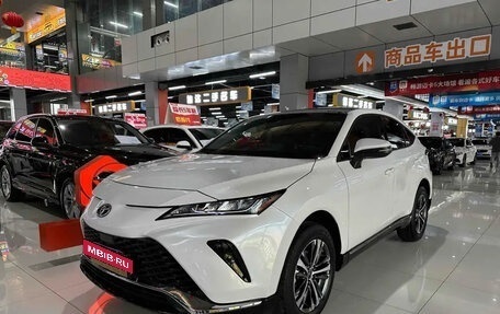 Toyota Venza, 2023 год, 2 400 000 рублей, 3 фотография