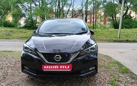 Nissan Leaf II, 2018 год, 1 490 000 рублей, 8 фотография