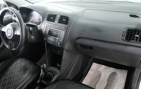 Volkswagen Polo VI (EU Market), 2012 год, 659 000 рублей, 18 фотография