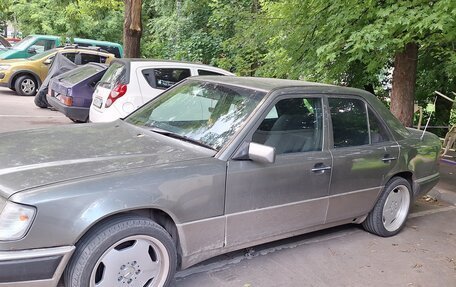Mercedes-Benz E-Класс, 1993 год, 300 000 рублей, 3 фотография
