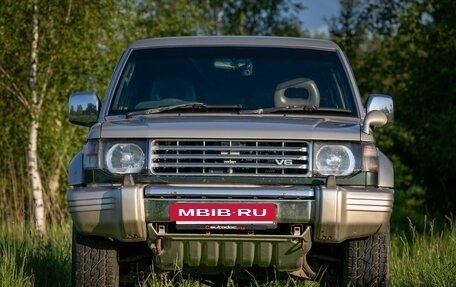 Mitsubishi Pajero III рестайлинг, 1993 год, 680 000 рублей, 12 фотография