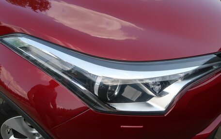 Toyota C-HR I рестайлинг, 2019 год, 2 500 000 рублей, 11 фотография
