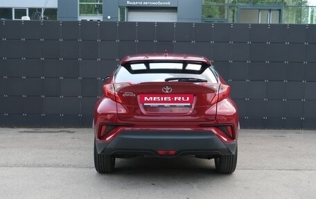 Toyota C-HR I рестайлинг, 2019 год, 2 500 000 рублей, 7 фотография