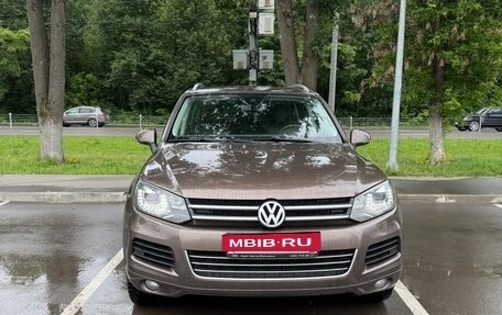 Volkswagen Touareg III, 2014 год, 2 586 000 рублей, 2 фотография