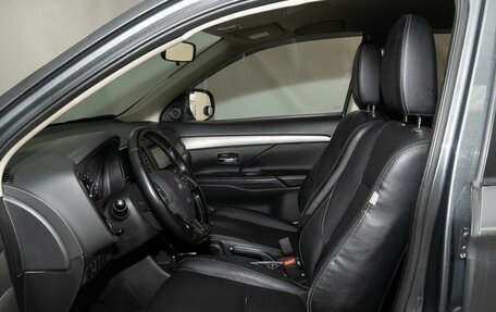 Mitsubishi Outlander III рестайлинг 3, 2015 год, 1 750 000 рублей, 5 фотография
