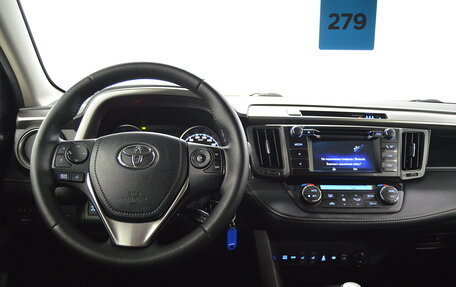 Toyota RAV4, 2015 год, 1 980 000 рублей, 11 фотография
