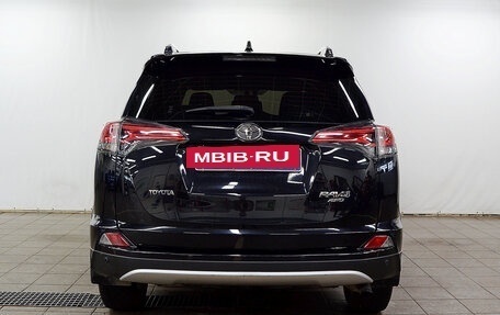 Toyota RAV4, 2015 год, 1 980 000 рублей, 7 фотография