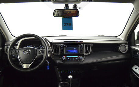 Toyota RAV4, 2015 год, 1 980 000 рублей, 18 фотография