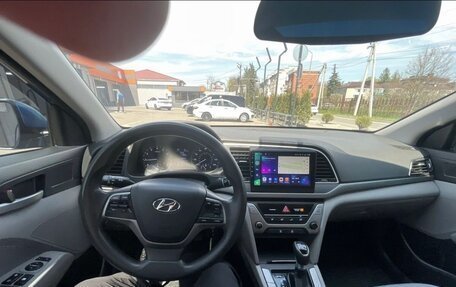 Hyundai Elantra VI рестайлинг, 2017 год, 1 250 000 рублей, 9 фотография
