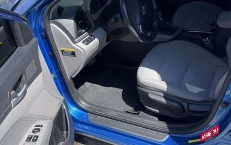 Hyundai Elantra VI рестайлинг, 2017 год, 1 250 000 рублей, 10 фотография