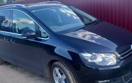 Volkswagen Sharan II, 2014 год, 1 440 000 рублей, 2 фотография