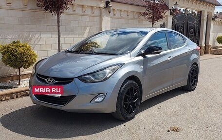 Hyundai Avante, 2011 год, 975 000 рублей, 3 фотография