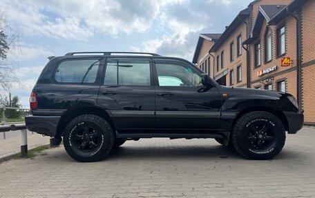Toyota Land Cruiser 100 рестайлинг 2, 2006 год, 3 900 000 рублей, 4 фотография