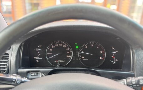 Toyota Land Cruiser 100 рестайлинг 2, 2006 год, 3 900 000 рублей, 10 фотография