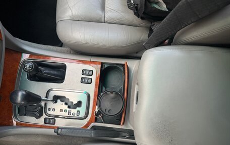 Toyota Land Cruiser 100 рестайлинг 2, 2006 год, 3 900 000 рублей, 12 фотография