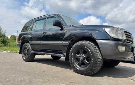 Toyota Land Cruiser 100 рестайлинг 2, 2006 год, 3 900 000 рублей, 18 фотография