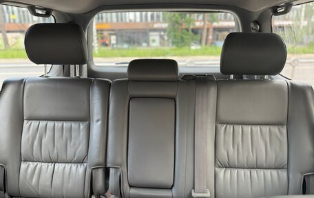 Toyota Land Cruiser 100 рестайлинг 2, 2006 год, 3 900 000 рублей, 22 фотография