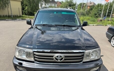 Toyota Land Cruiser 100 рестайлинг 2, 2006 год, 3 900 000 рублей, 13 фотография